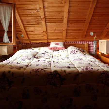B&B Le Corone - Chalet Nel Bosco Cavalo Eksteriør billede
