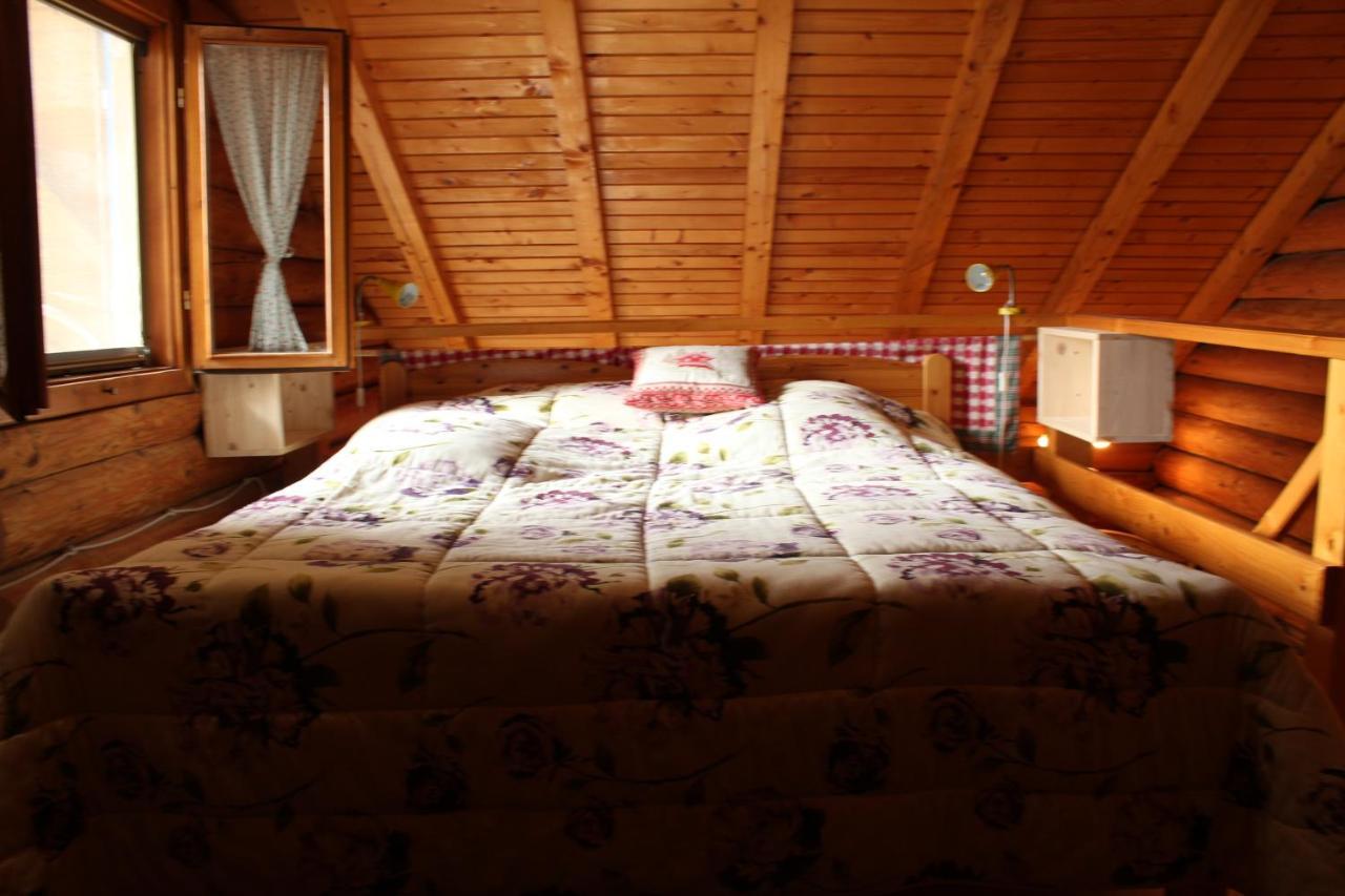 B&B Le Corone - Chalet Nel Bosco Cavalo Eksteriør billede