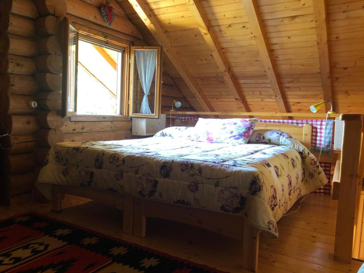 B&B Le Corone - Chalet Nel Bosco Cavalo Eksteriør billede