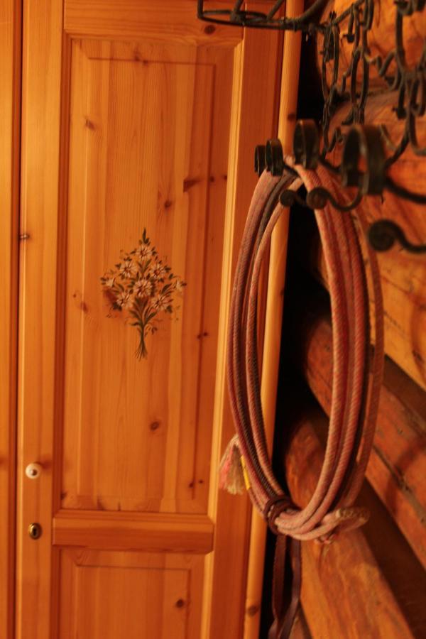 B&B Le Corone - Chalet Nel Bosco Cavalo Eksteriør billede